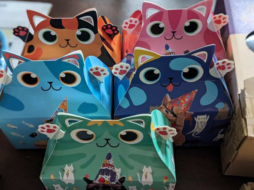 Cat party favor boxes for cat themed dinner party