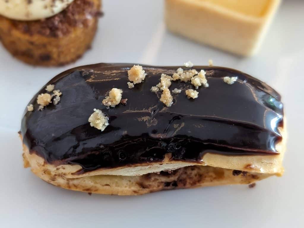 Mini Chocolate Eclair