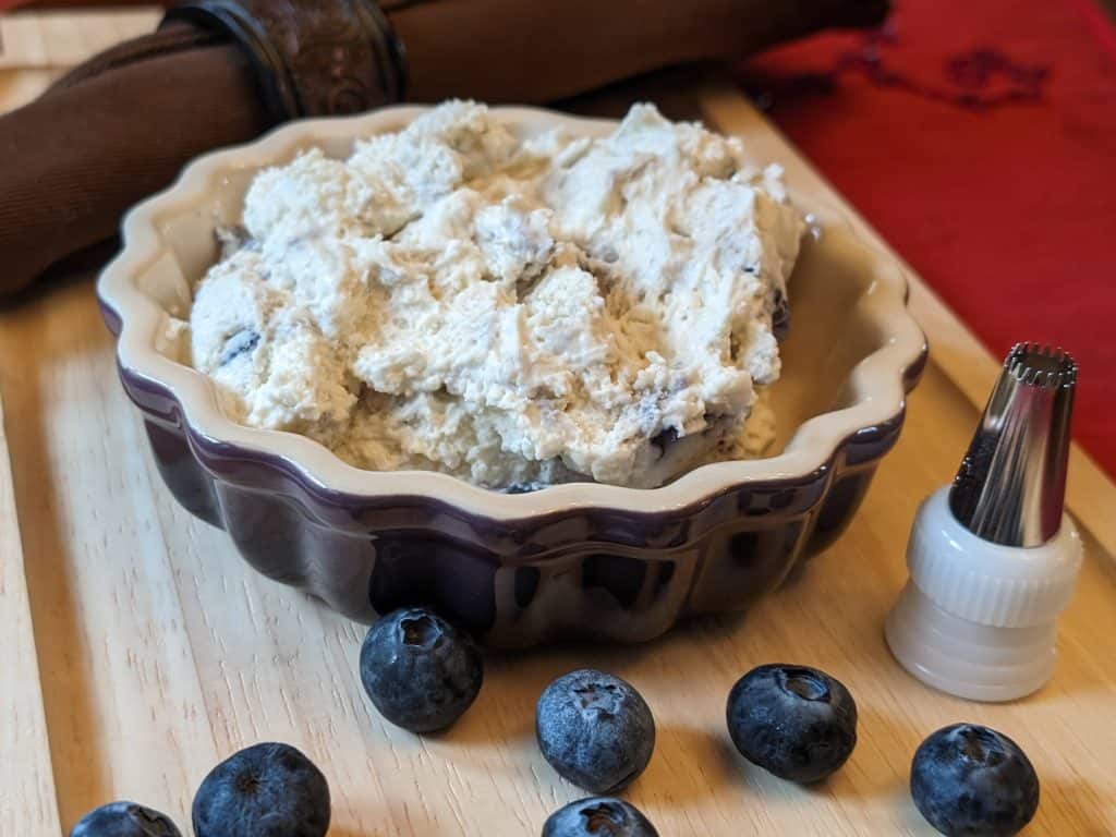 Blueberry Mascarpone Frosting in a dish
